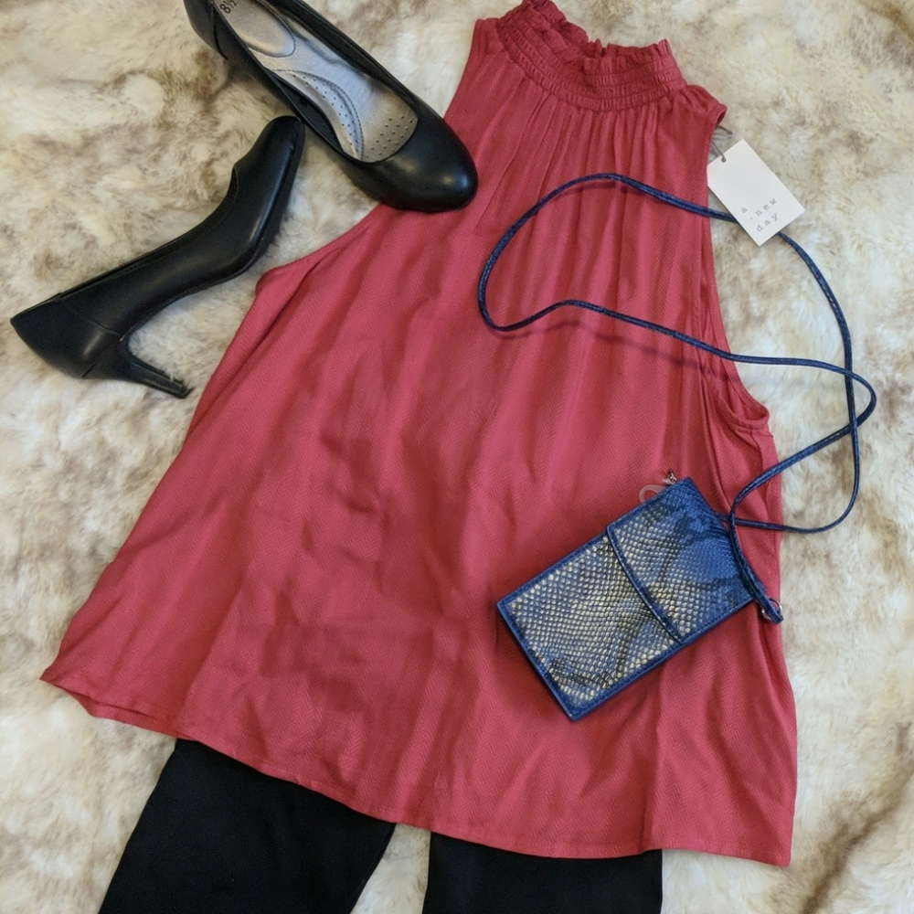 NWT Ruffle/Button Detail Sleeveless Top - Picture 2 of 7